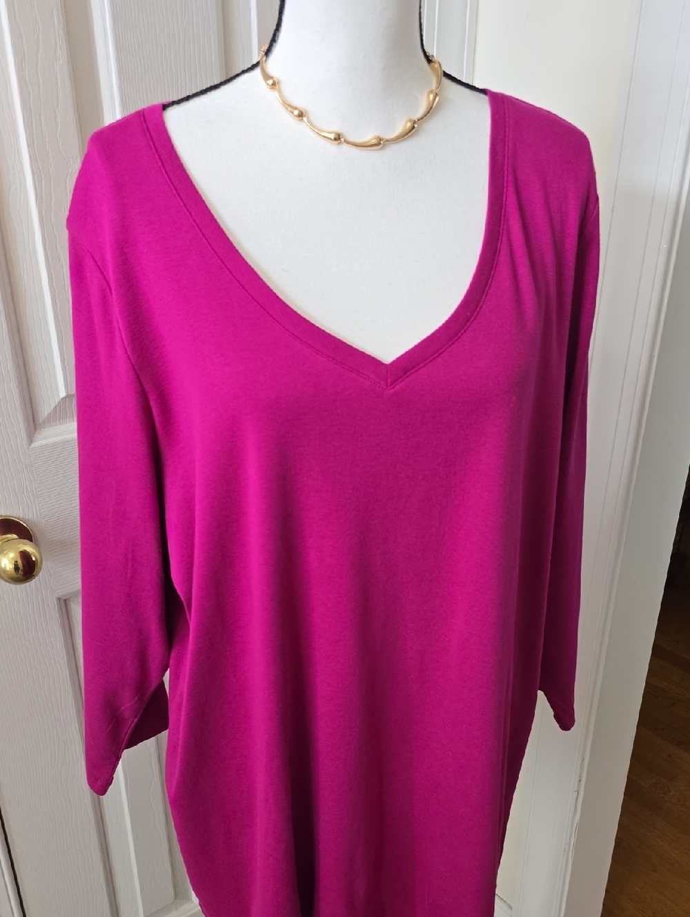 ST. JOHN'S BAY BRAND WOMEN'S PLUS SIZE LONG SLEEVES MAGENTA TEE-SHIRT SIZE 2X